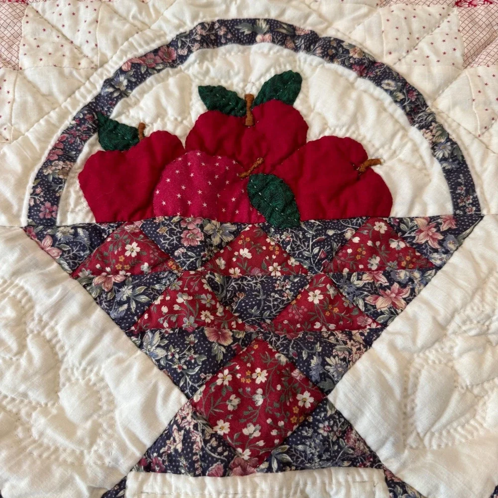 Vintage Handmade King Quilt Apple Basket Applique Patchwork Hand Quilted 96x118